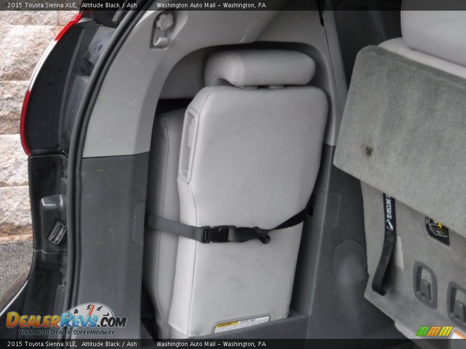 2015 Toyota Sienna XLE Attitude Black / Ash Photo #25
