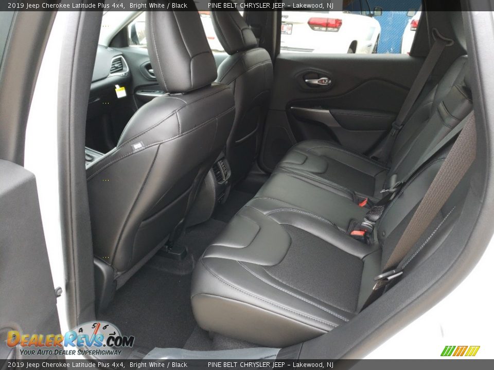2019 Jeep Cherokee Latitude Plus 4x4 Bright White / Black Photo #6