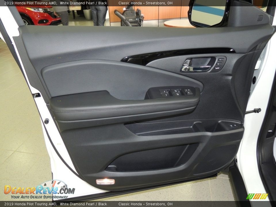 2019 Honda Pilot Touring AWD White Diamond Pearl / Black Photo #8