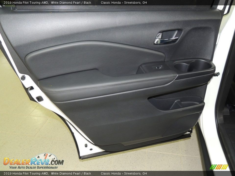 2019 Honda Pilot Touring AWD White Diamond Pearl / Black Photo #9