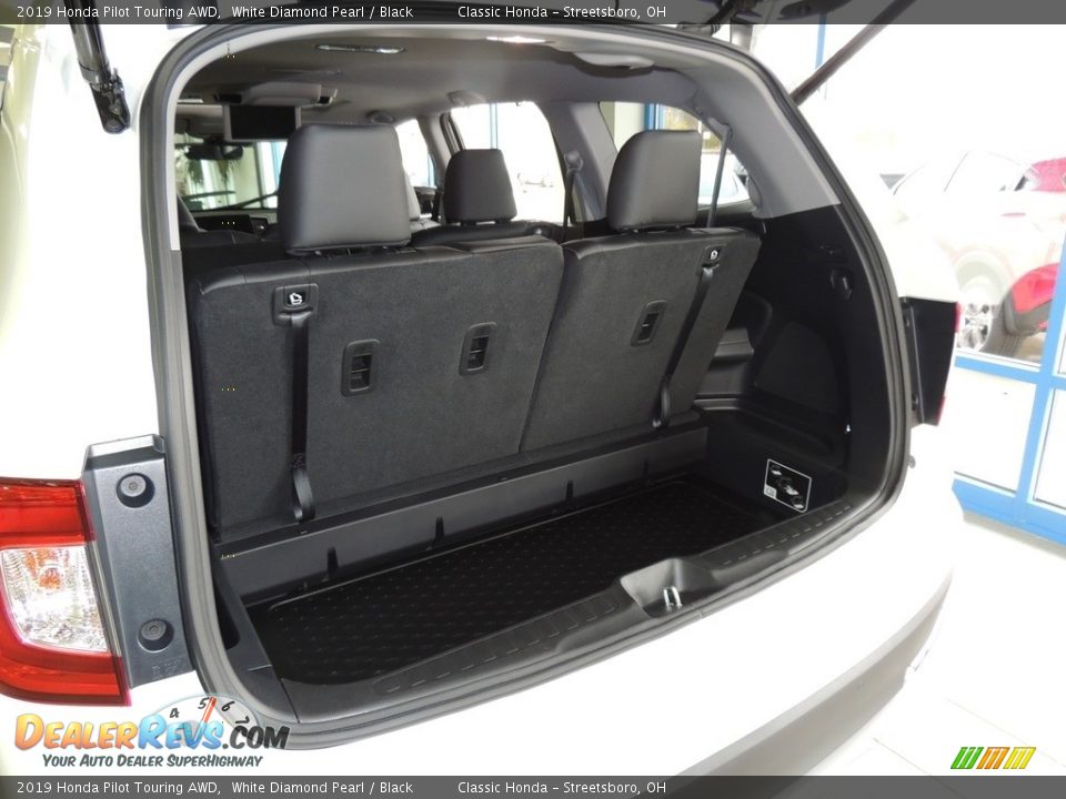 2019 Honda Pilot Touring AWD White Diamond Pearl / Black Photo #14