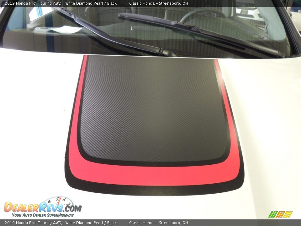 2019 Honda Pilot Touring AWD White Diamond Pearl / Black Photo #18