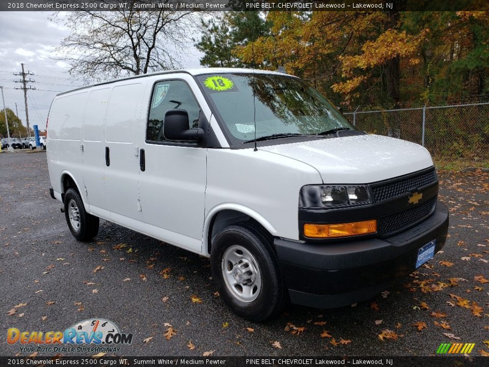 Front 3/4 View of 2018 Chevrolet Express 2500 Cargo WT Photo #1