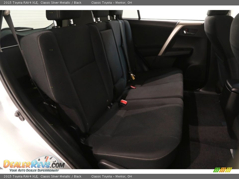 2015 Toyota RAV4 XLE Classic Silver Metallic / Black Photo #14