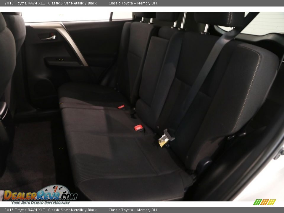 2015 Toyota RAV4 XLE Classic Silver Metallic / Black Photo #15