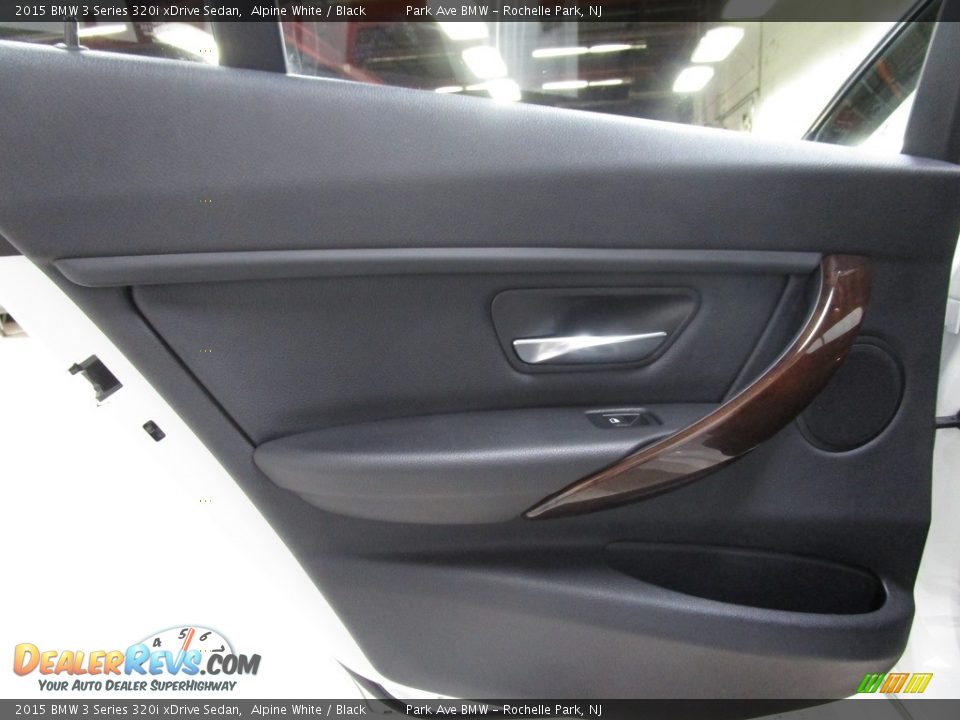 2015 BMW 3 Series 320i xDrive Sedan Alpine White / Black Photo #10