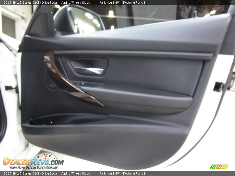 2015 BMW 3 Series 320i xDrive Sedan Alpine White / Black Photo #13