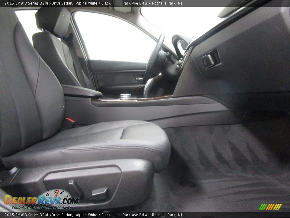 2015 BMW 3 Series 320i xDrive Sedan Alpine White / Black Photo #15