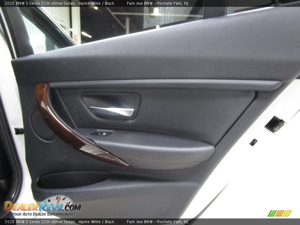 2015 BMW 3 Series 320i xDrive Sedan Alpine White / Black Photo #16