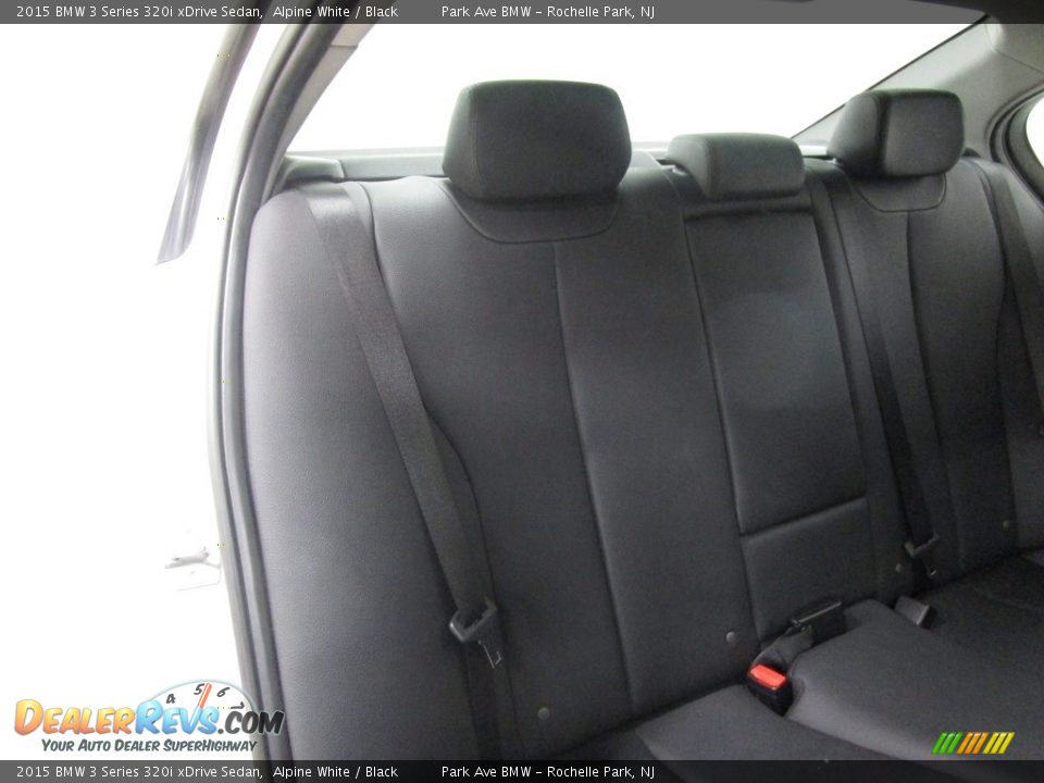 2015 BMW 3 Series 320i xDrive Sedan Alpine White / Black Photo #17