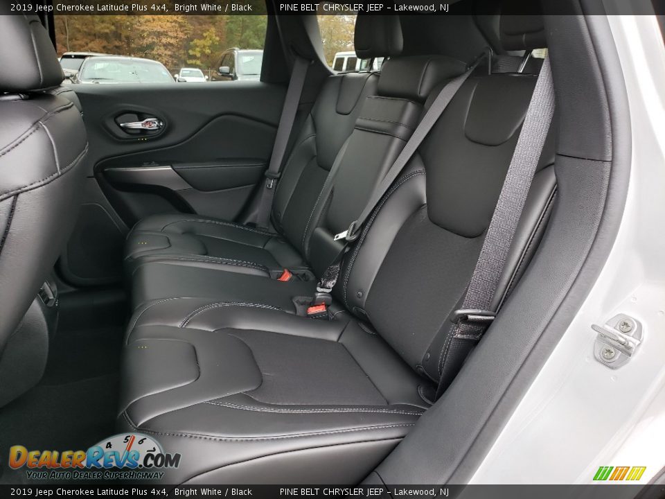 2019 Jeep Cherokee Latitude Plus 4x4 Bright White / Black Photo #6