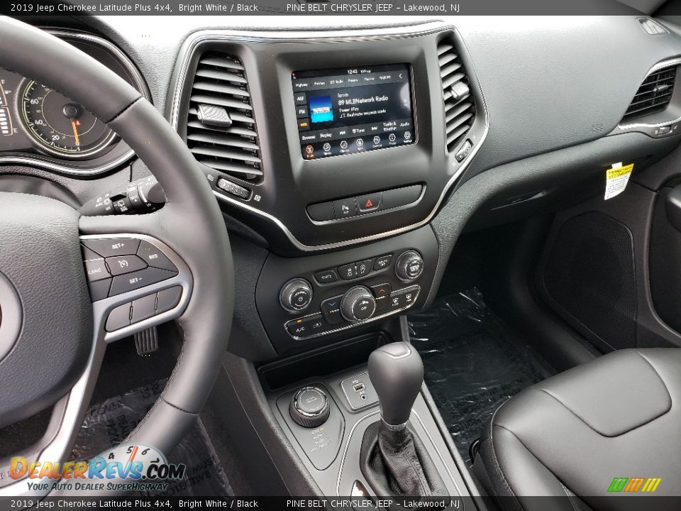 2019 Jeep Cherokee Latitude Plus 4x4 Bright White / Black Photo #10