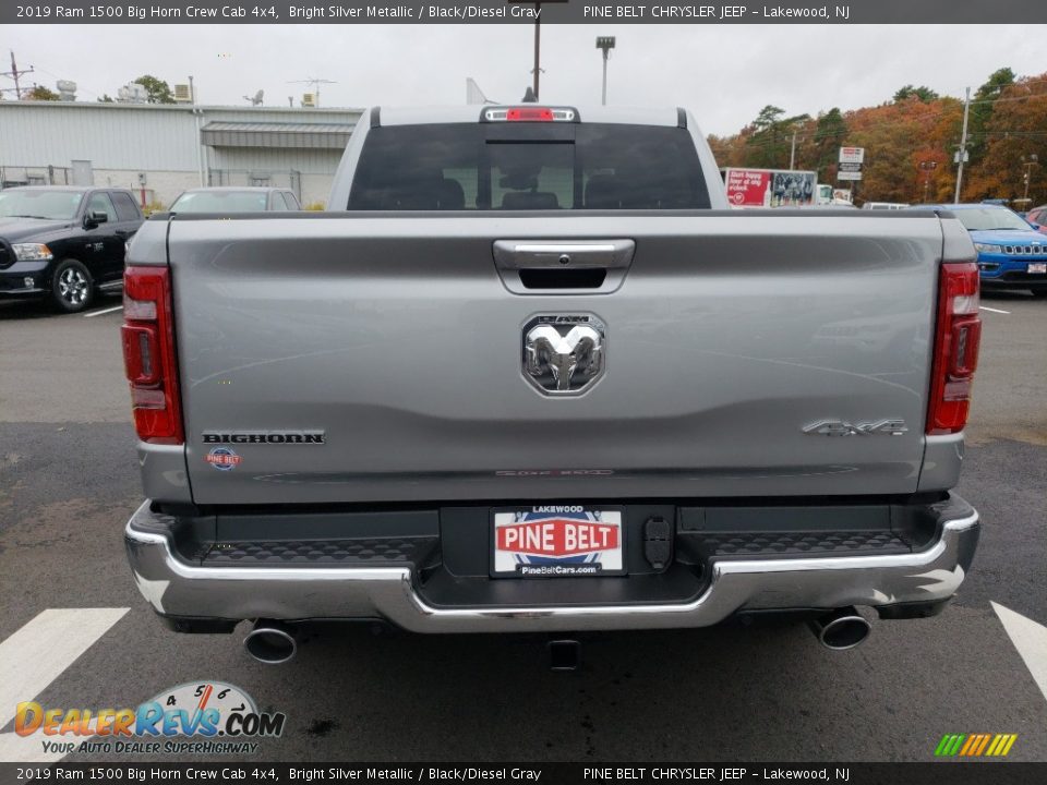 2019 Ram 1500 Big Horn Crew Cab 4x4 Bright Silver Metallic / Black/Diesel Gray Photo #5