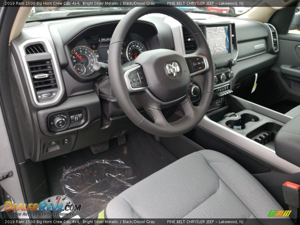 2019 Ram 1500 Big Horn Crew Cab 4x4 Bright Silver Metallic / Black/Diesel Gray Photo #8