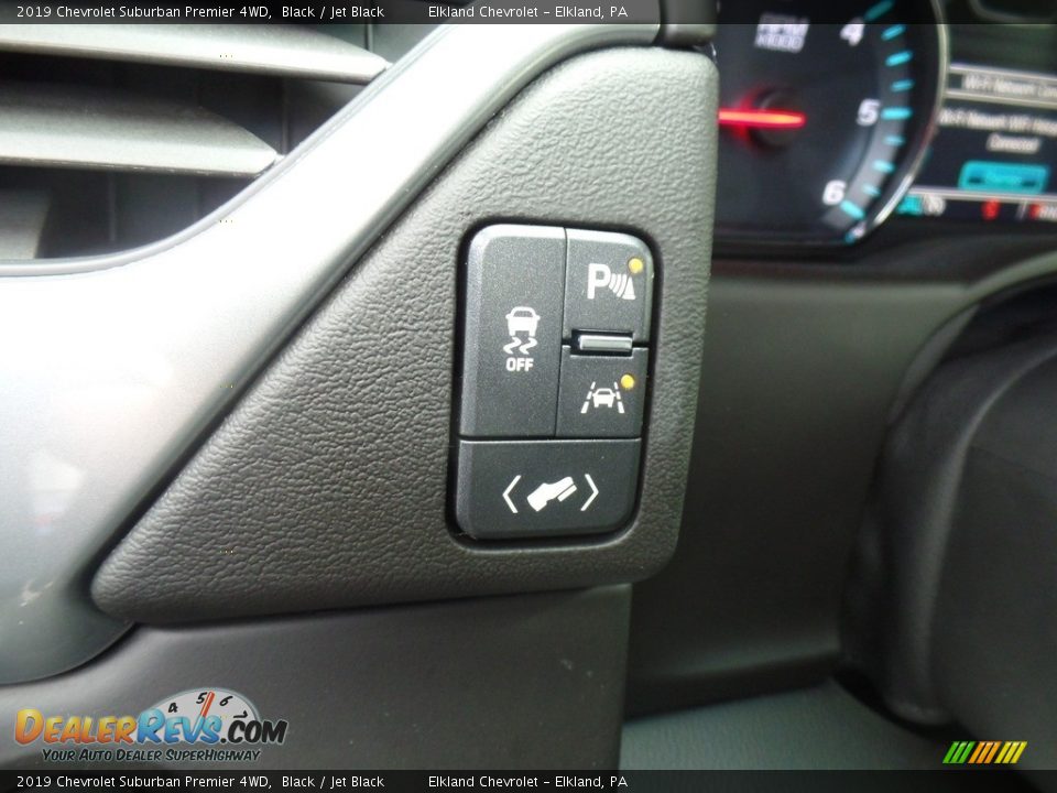 Controls of 2019 Chevrolet Suburban Premier 4WD Photo #30