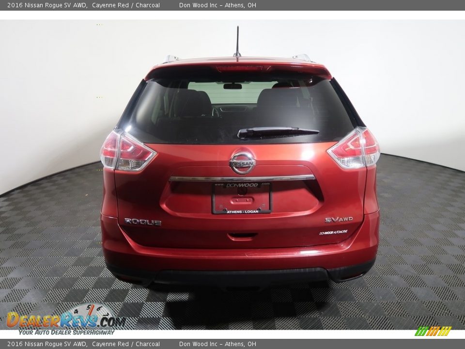 2016 Nissan Rogue SV AWD Cayenne Red / Charcoal Photo #11