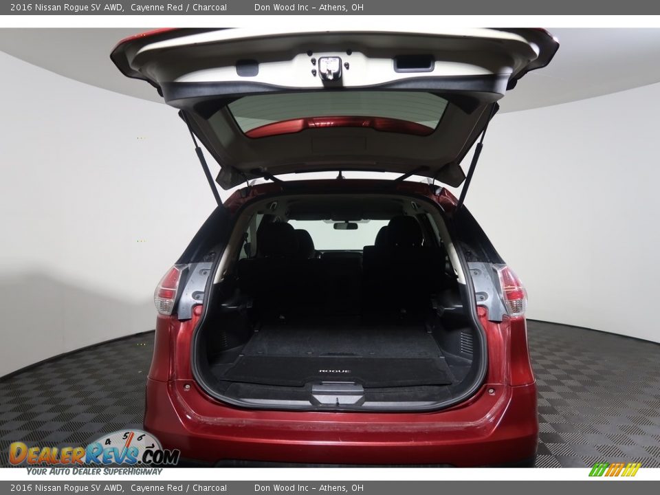 2016 Nissan Rogue SV AWD Cayenne Red / Charcoal Photo #32