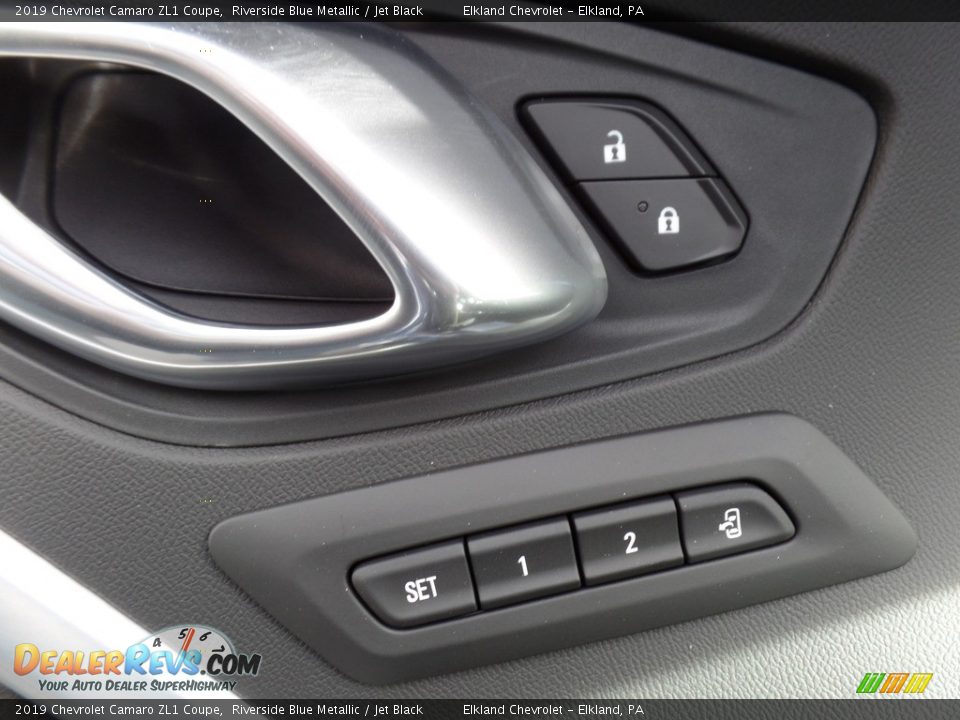 Controls of 2019 Chevrolet Camaro ZL1 Coupe Photo #20