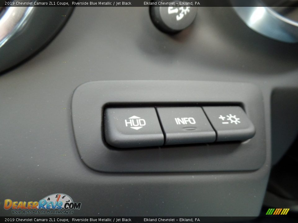 Controls of 2019 Chevrolet Camaro ZL1 Coupe Photo #27