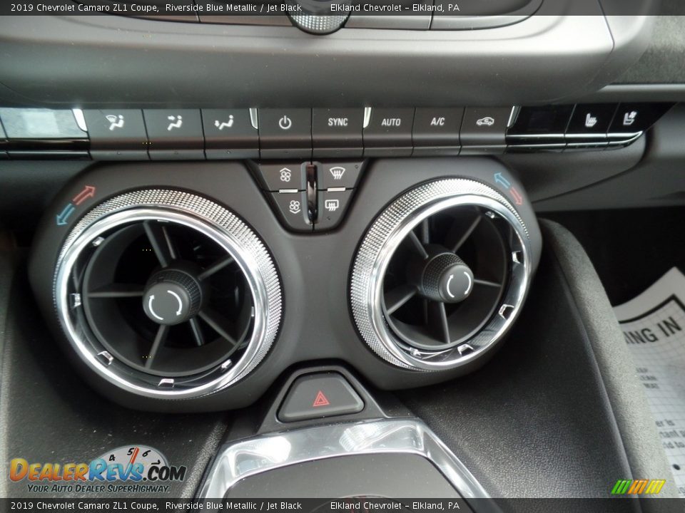 Controls of 2019 Chevrolet Camaro ZL1 Coupe Photo #32