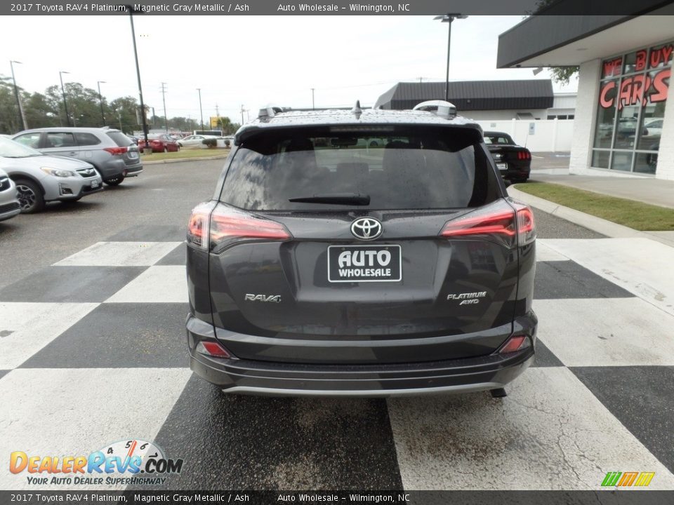 2017 Toyota RAV4 Platinum Magnetic Gray Metallic / Ash Photo #4