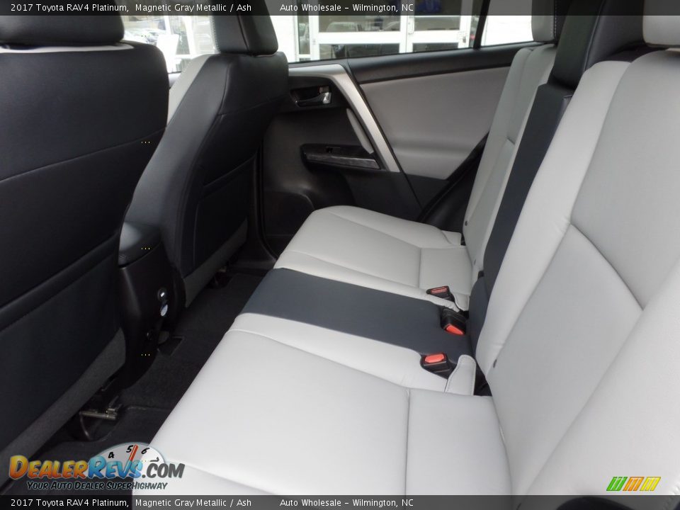 2017 Toyota RAV4 Platinum Magnetic Gray Metallic / Ash Photo #12