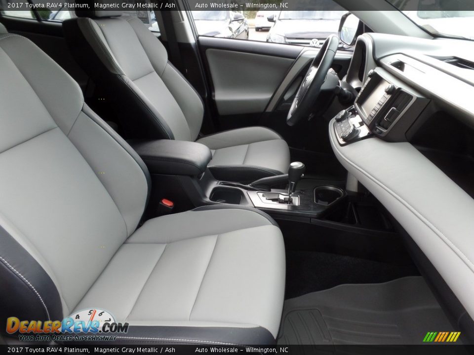 2017 Toyota RAV4 Platinum Magnetic Gray Metallic / Ash Photo #13