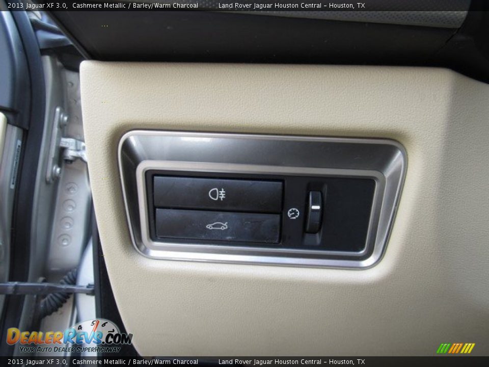 2013 Jaguar XF 3.0 Cashmere Metallic / Barley/Warm Charcoal Photo #28