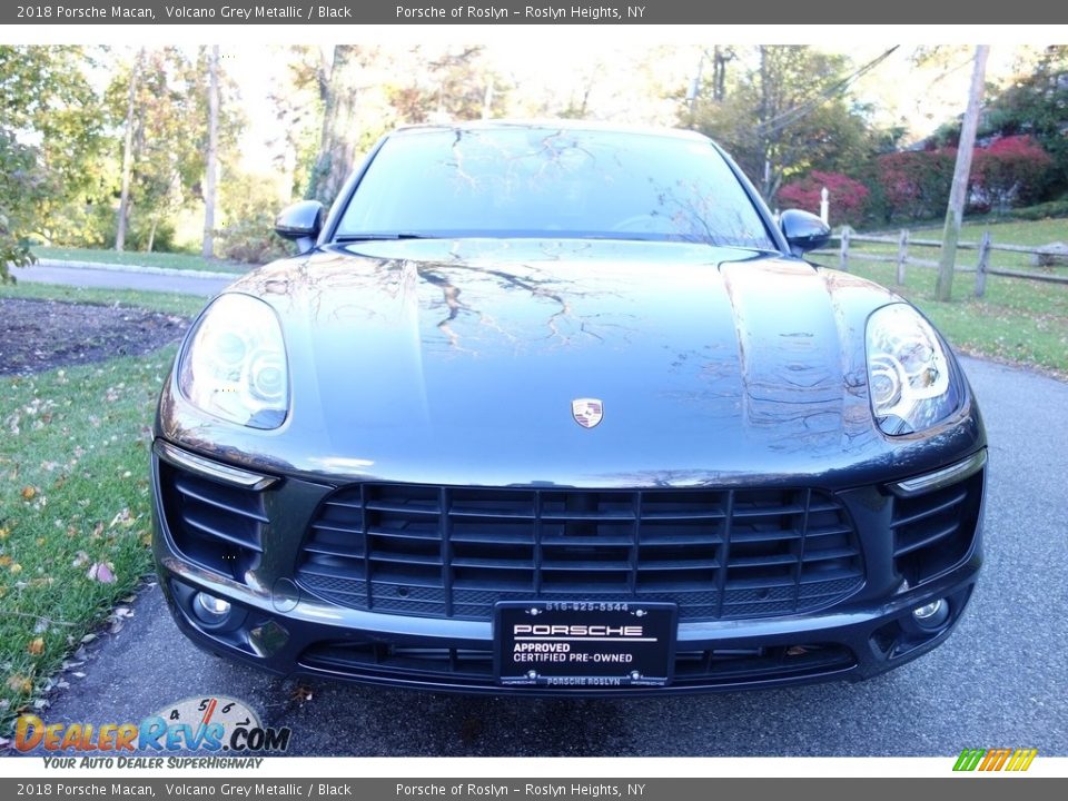 2018 Porsche Macan Volcano Grey Metallic / Black Photo #2