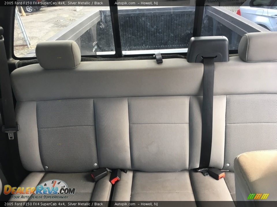 2005 Ford F150 FX4 SuperCab 4x4 Silver Metallic / Black Photo #11
