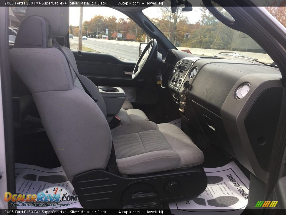 2005 Ford F150 FX4 SuperCab 4x4 Silver Metallic / Black Photo #12