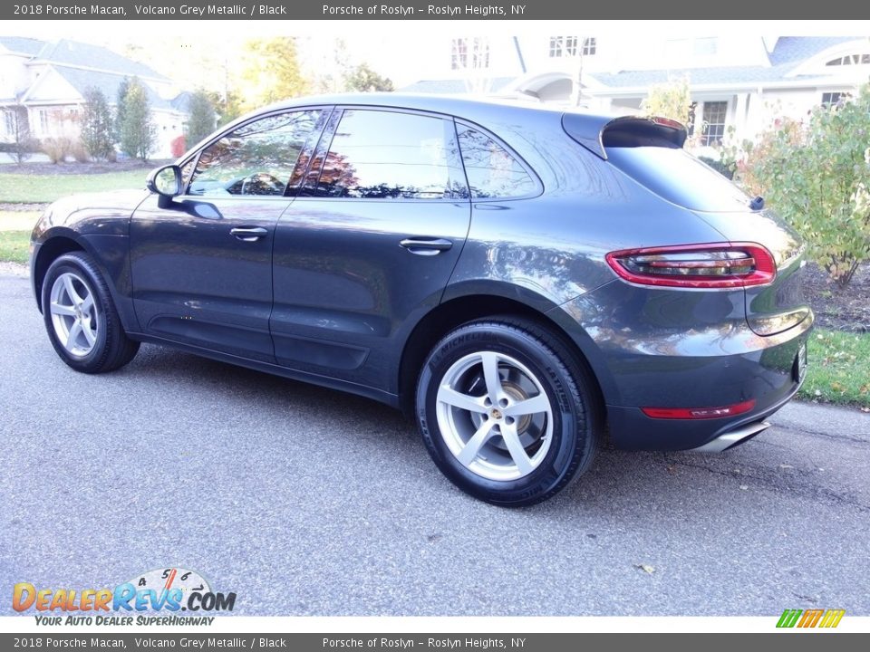 2018 Porsche Macan Volcano Grey Metallic / Black Photo #4