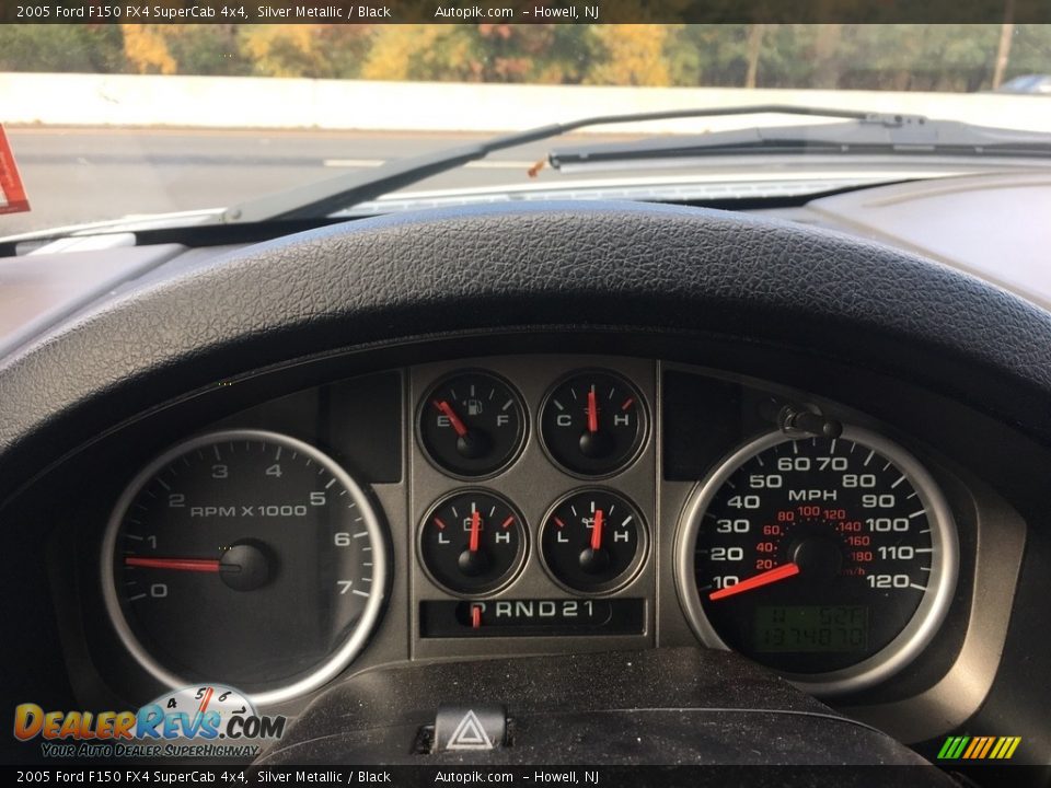 2005 Ford F150 FX4 SuperCab 4x4 Silver Metallic / Black Photo #17