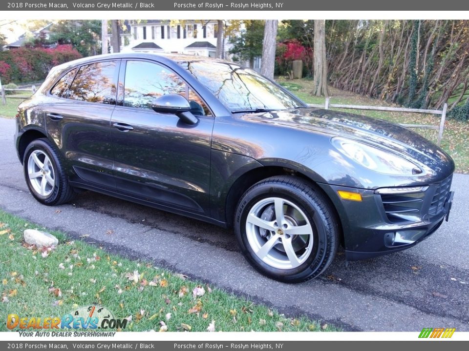 2018 Porsche Macan Volcano Grey Metallic / Black Photo #8