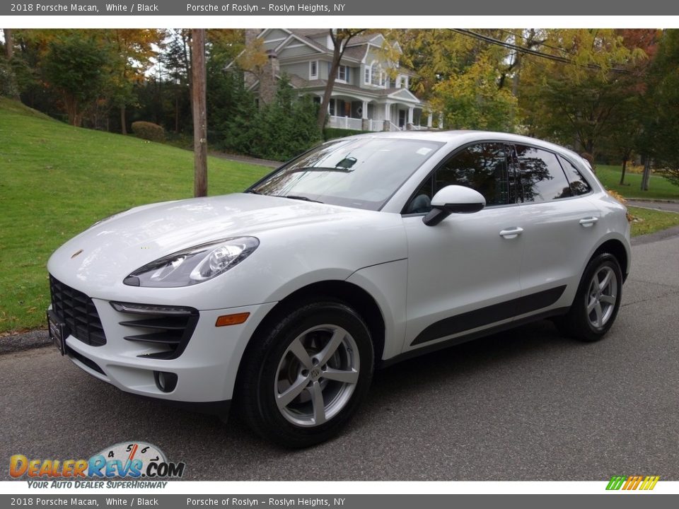 2018 Porsche Macan White / Black Photo #1