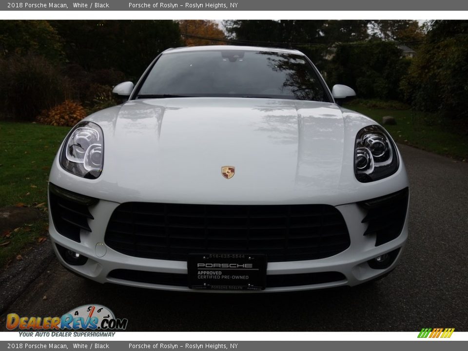 2018 Porsche Macan White / Black Photo #2