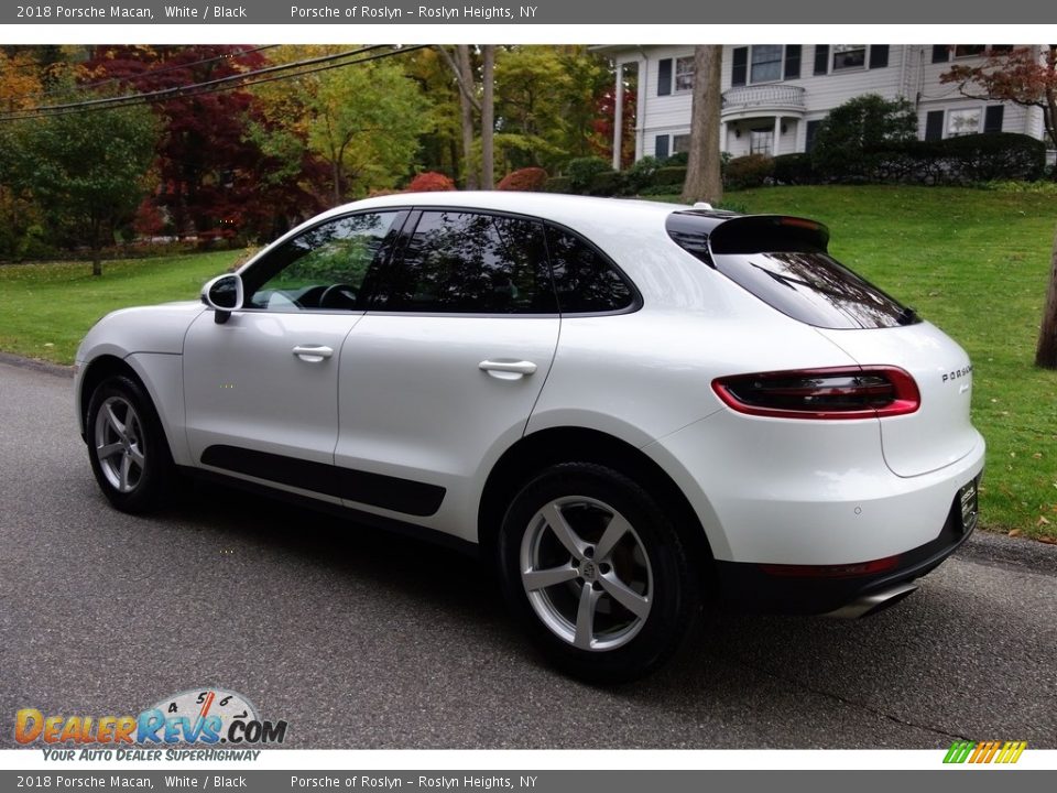 2018 Porsche Macan White / Black Photo #4