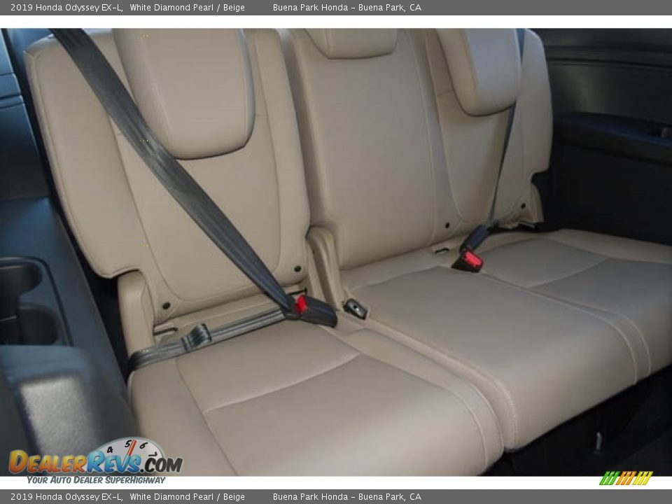 2019 Honda Odyssey EX-L White Diamond Pearl / Beige Photo #33