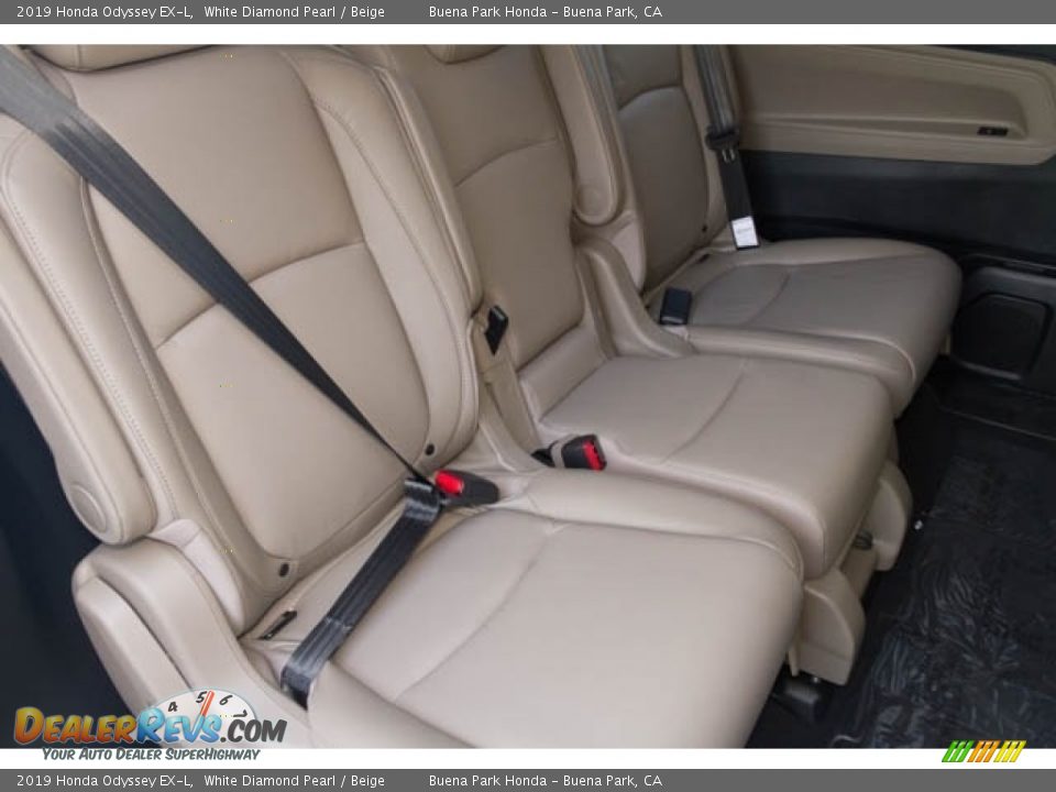 2019 Honda Odyssey EX-L White Diamond Pearl / Beige Photo #34