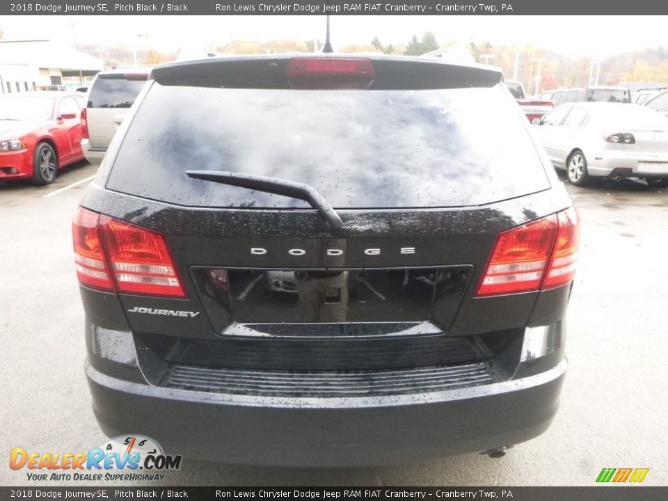 2018 Dodge Journey SE Pitch Black / Black Photo #4
