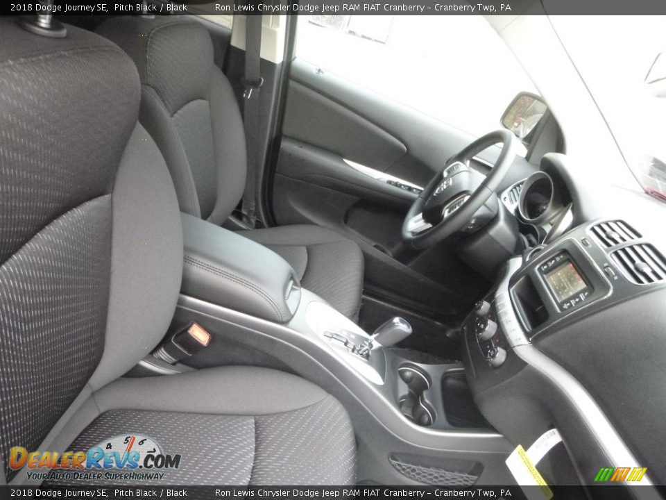 2018 Dodge Journey SE Pitch Black / Black Photo #8