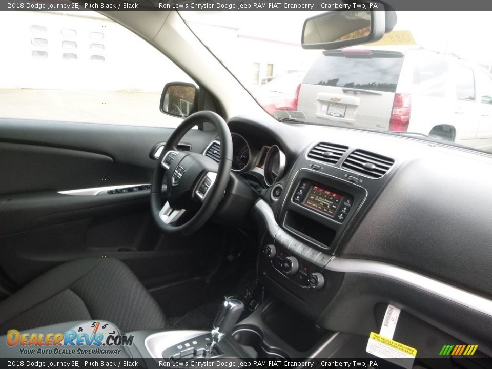2018 Dodge Journey SE Pitch Black / Black Photo #9