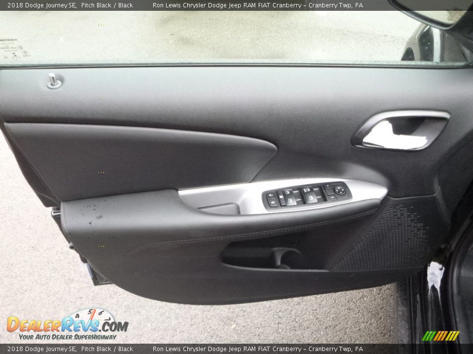 2018 Dodge Journey SE Pitch Black / Black Photo #12