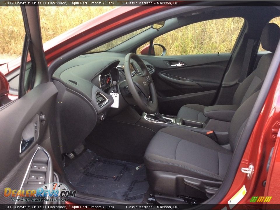 2019 Chevrolet Cruze LT Hatchback Cajun Red Tintcoat / Black Photo #9