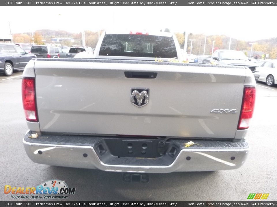 2018 Ram 3500 Tradesman Crew Cab 4x4 Dual Rear Wheel Bright Silver Metallic / Black/Diesel Gray Photo #4