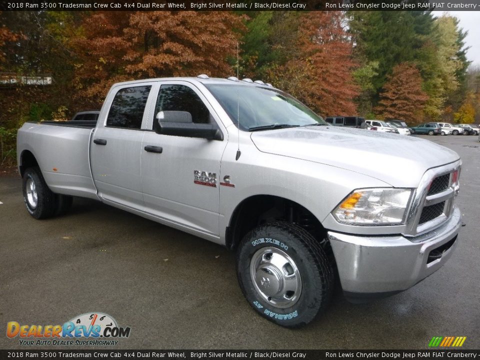 2018 Ram 3500 Tradesman Crew Cab 4x4 Dual Rear Wheel Bright Silver Metallic / Black/Diesel Gray Photo #7