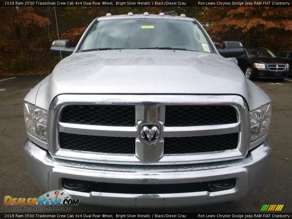 2018 Ram 3500 Tradesman Crew Cab 4x4 Dual Rear Wheel Bright Silver Metallic / Black/Diesel Gray Photo #8