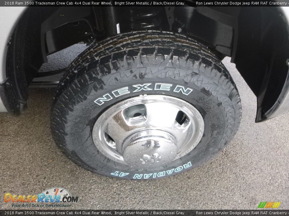 2018 Ram 3500 Tradesman Crew Cab 4x4 Dual Rear Wheel Bright Silver Metallic / Black/Diesel Gray Photo #9