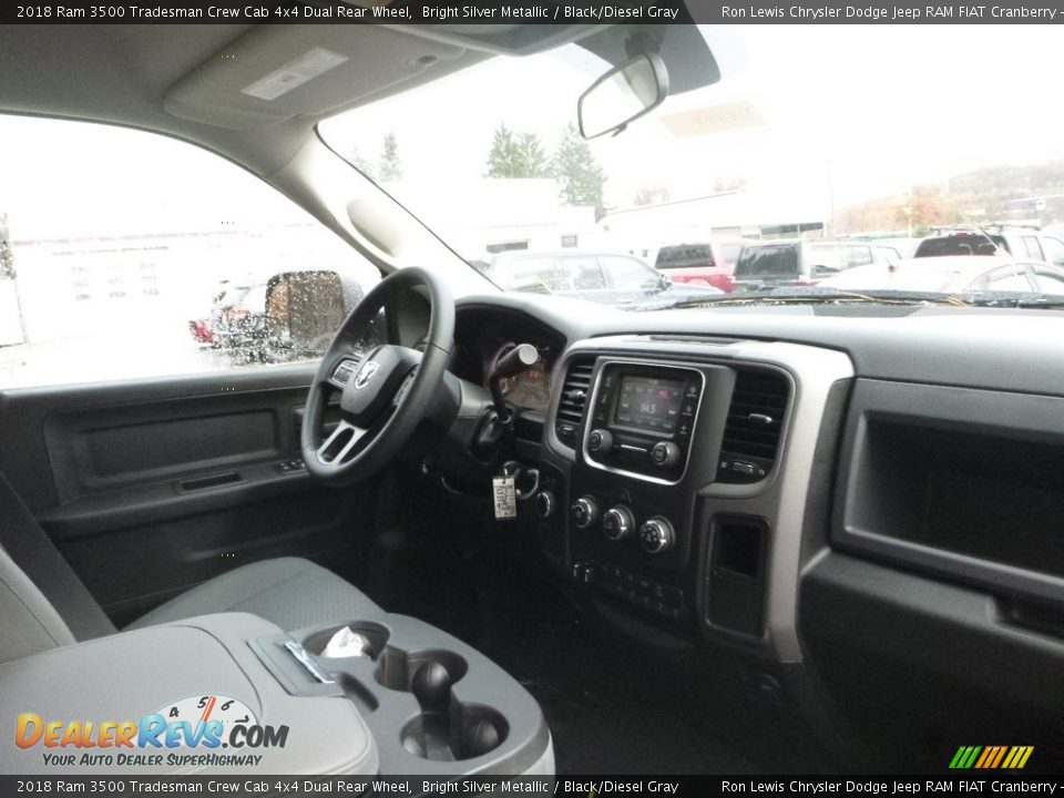 2018 Ram 3500 Tradesman Crew Cab 4x4 Dual Rear Wheel Bright Silver Metallic / Black/Diesel Gray Photo #11