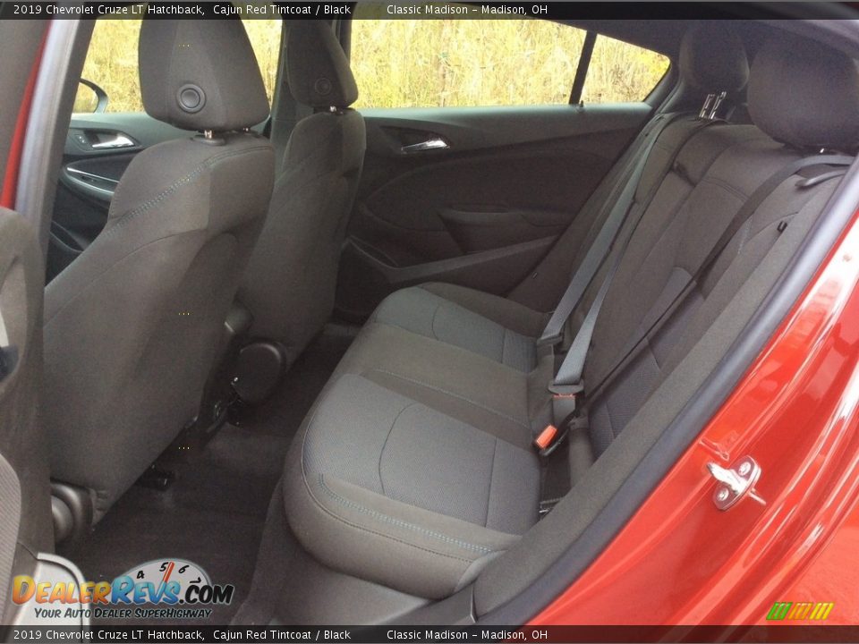 2019 Chevrolet Cruze LT Hatchback Cajun Red Tintcoat / Black Photo #21